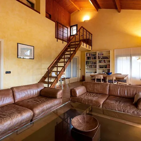Oliver Conti Villa Capmany